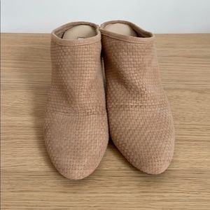 BCBGgeneration Dylen Mule- size 8.5